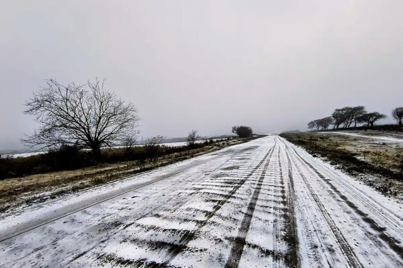 Cortaron el tránsito entre Tafí del Valle y Amaicha por el hielo en la Ruta 307